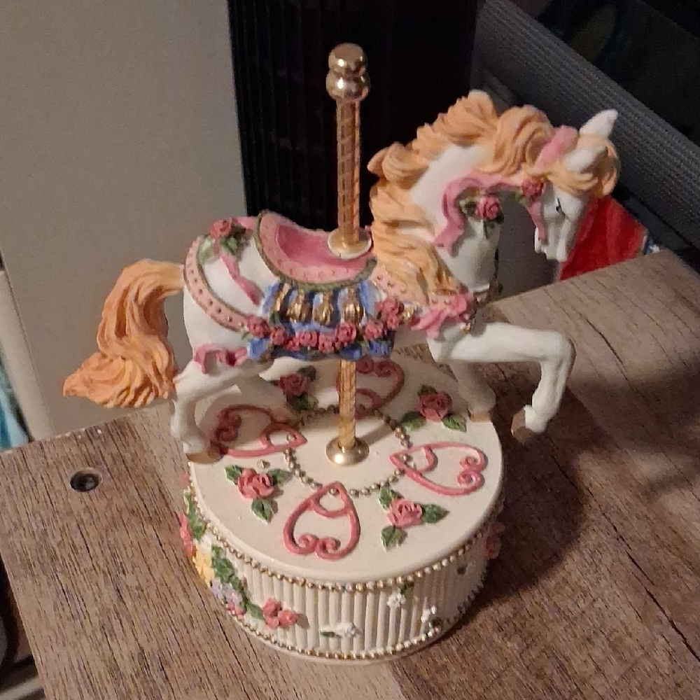 Elegant Carousel Horse Music Box - White and Pink